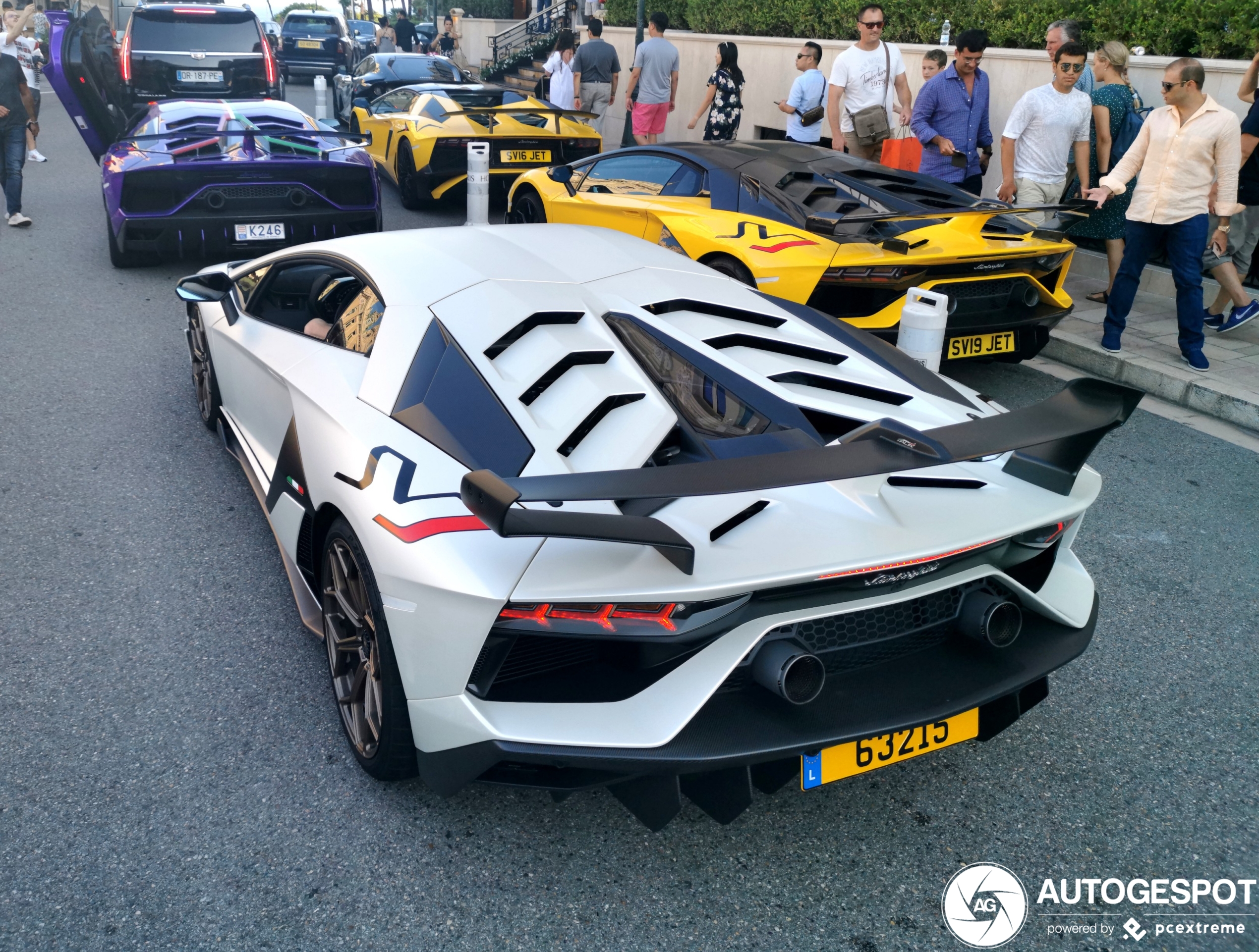 Lamborghini Aventador SVJ combo doet ons verlangen naar de zomer