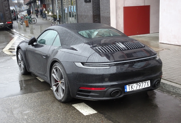 Porsche 992 Carrera 4S Cabriolet