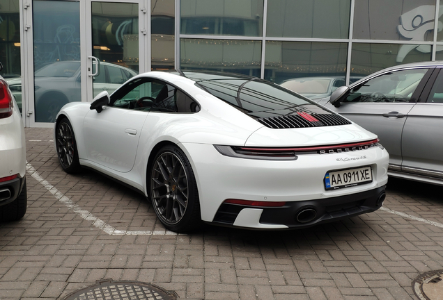 Porsche 992 Carrera 4S