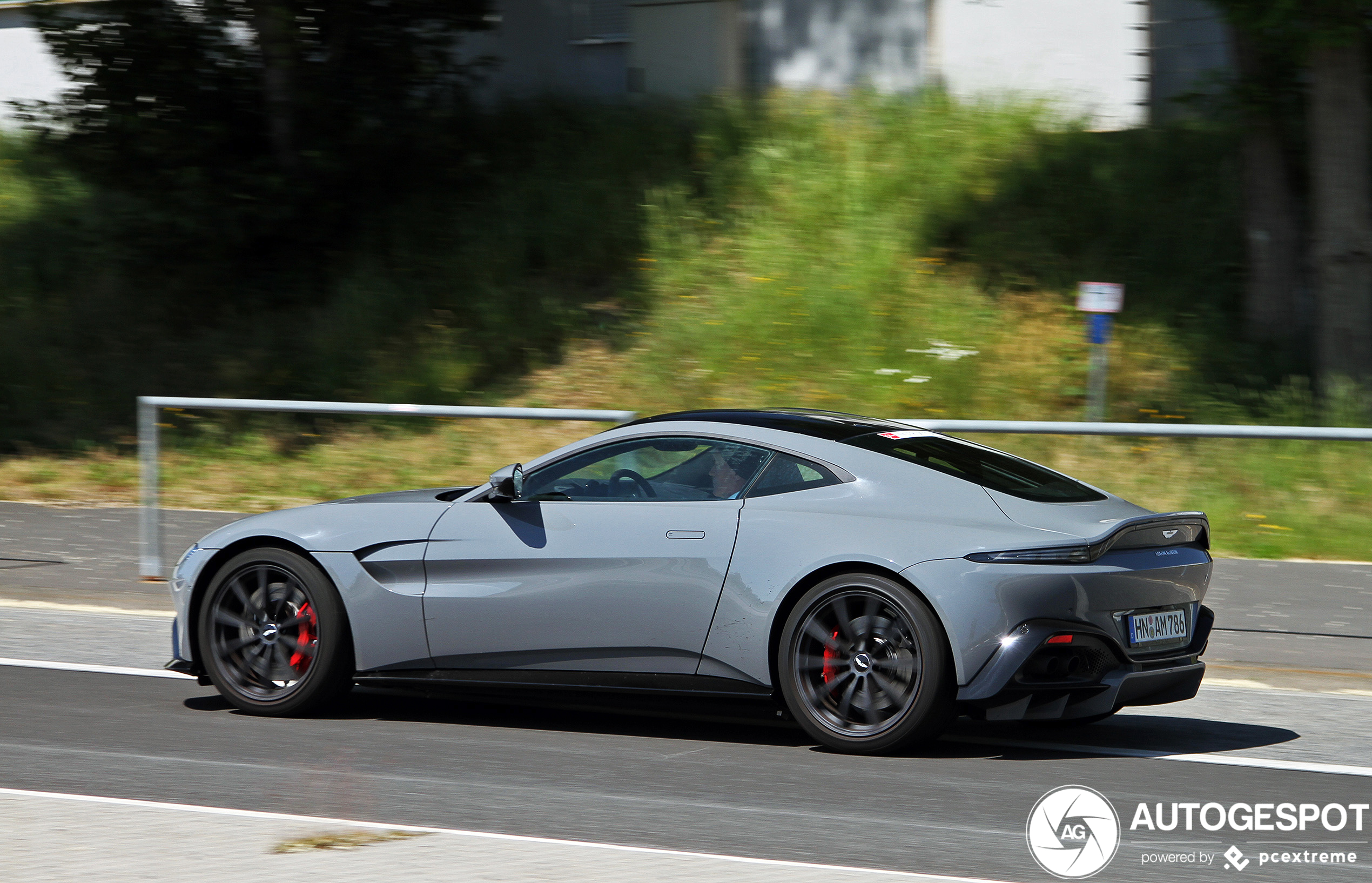 Aston Martin V8 Vantage 2018