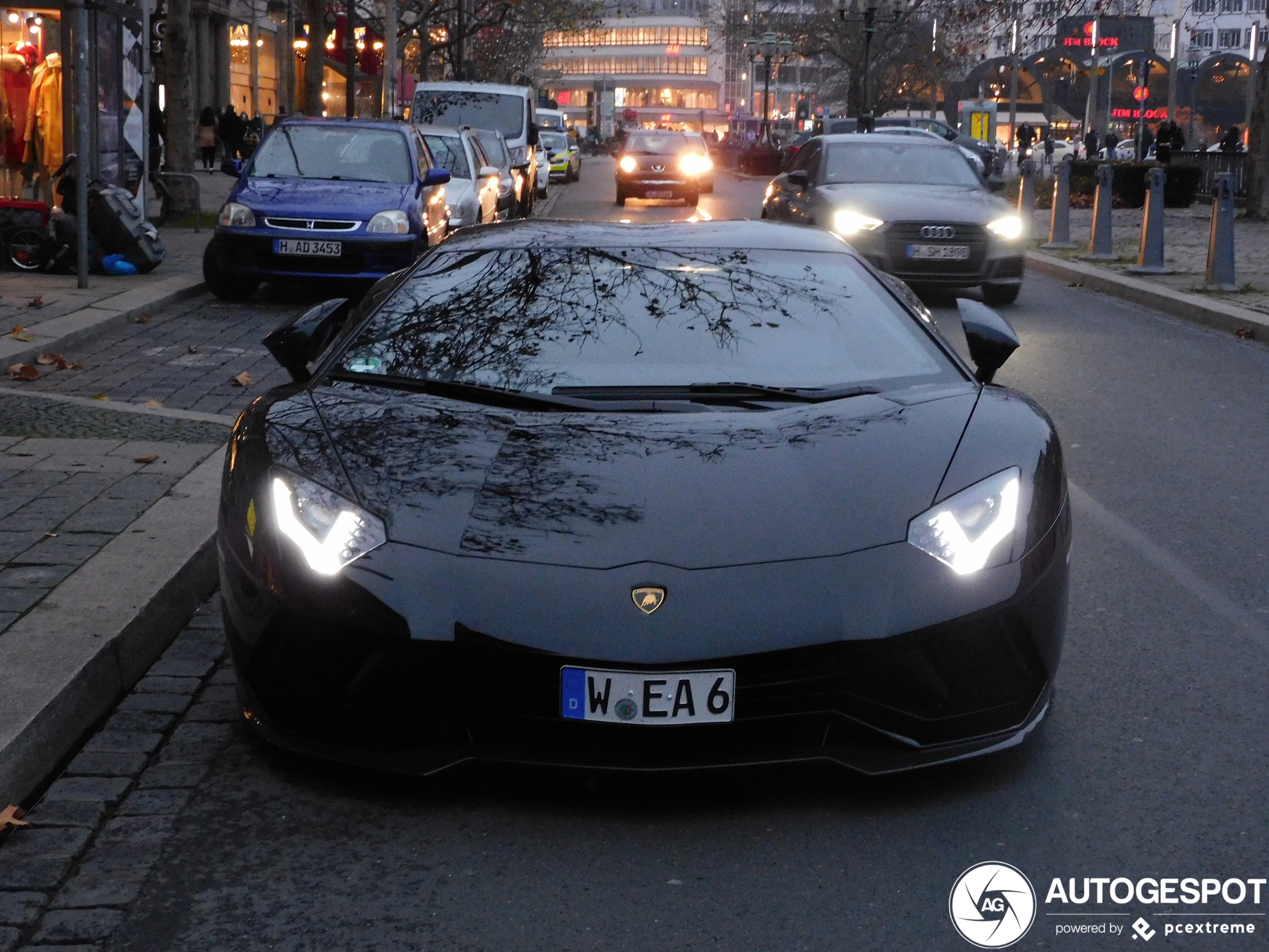 Lamborghini Aventador S LP740-4