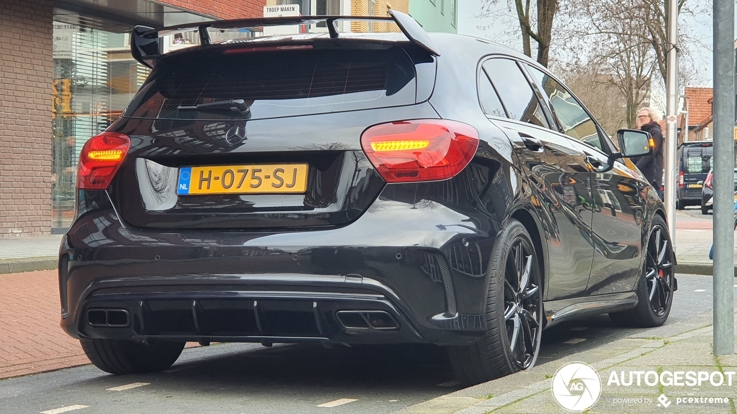 Mercedes-AMG A 45 W176 2015