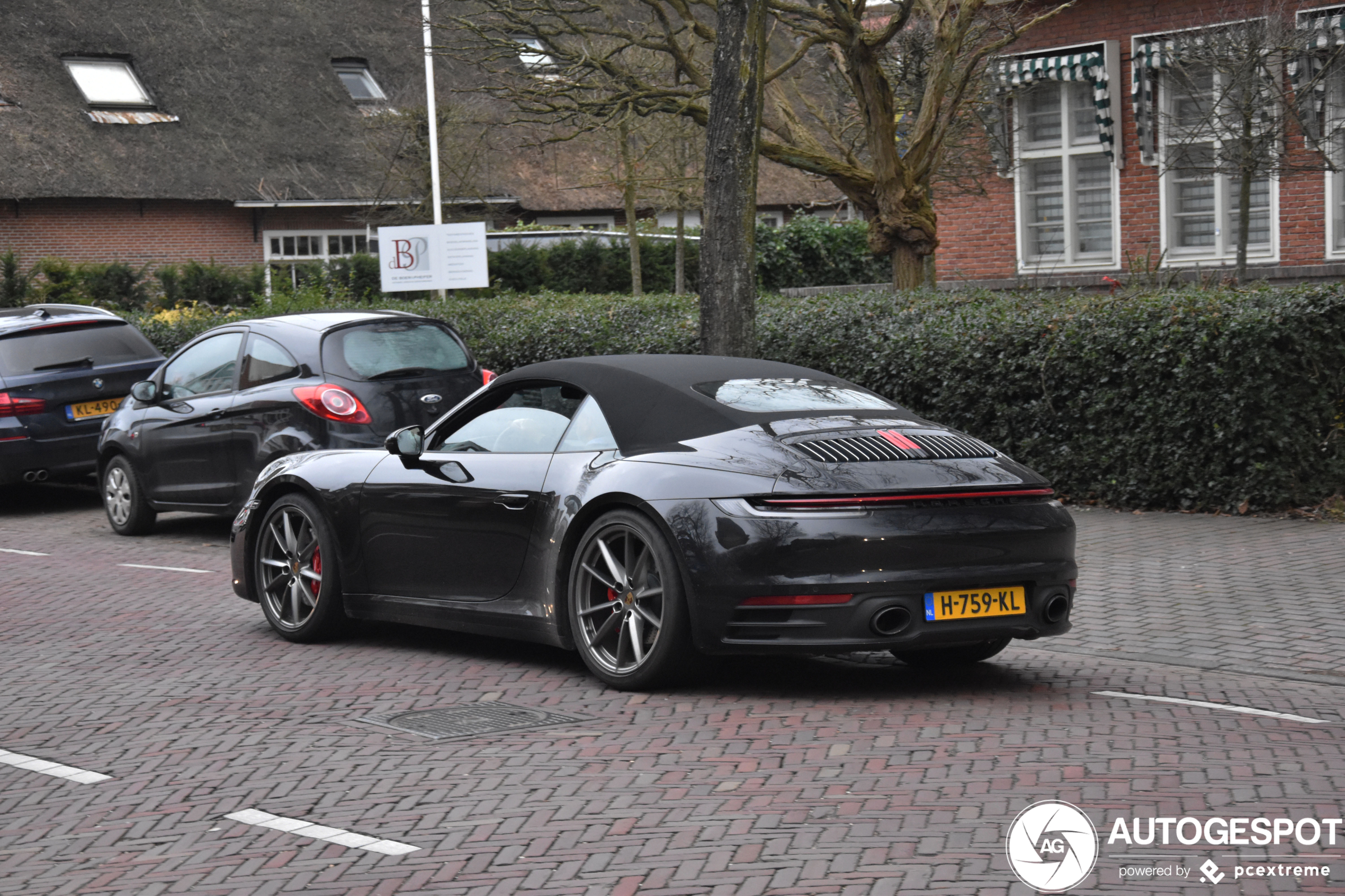 Porsche 992 Carrera 4S Cabriolet