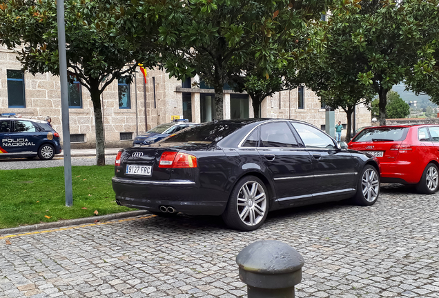 Audi S8 D3