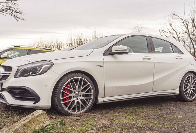 Mercedes-AMG A 45 W176 2015