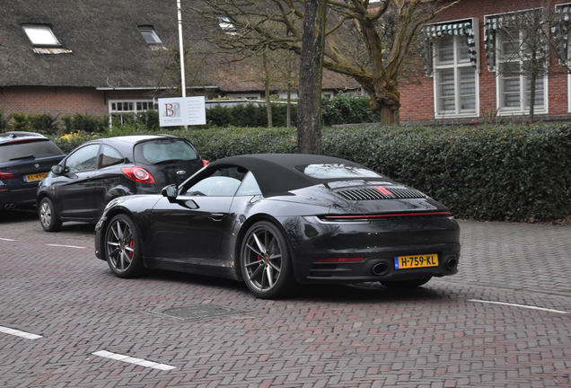 Porsche 992 Carrera 4S Cabriolet