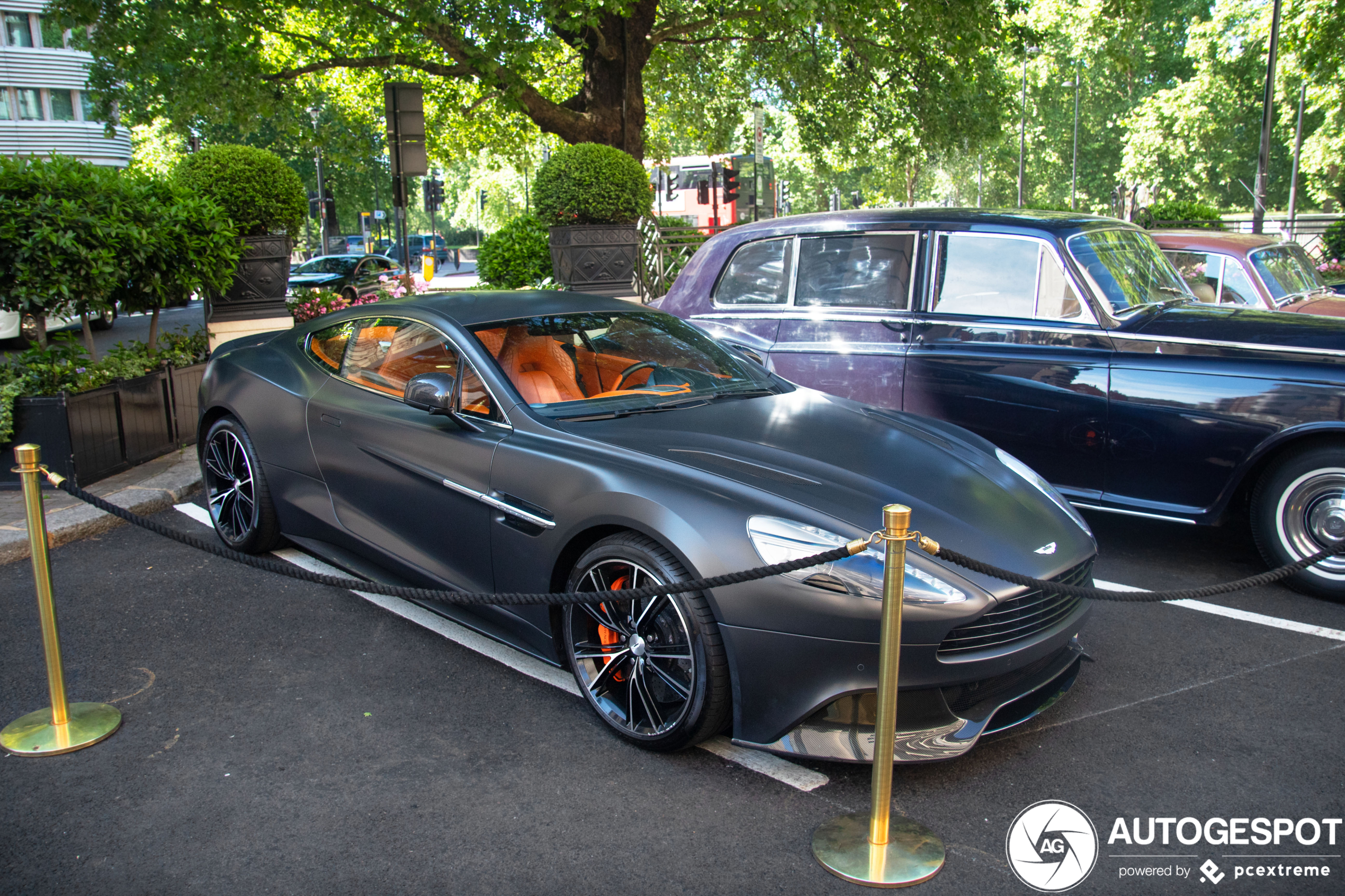 Aston Martin Vanquish 2013