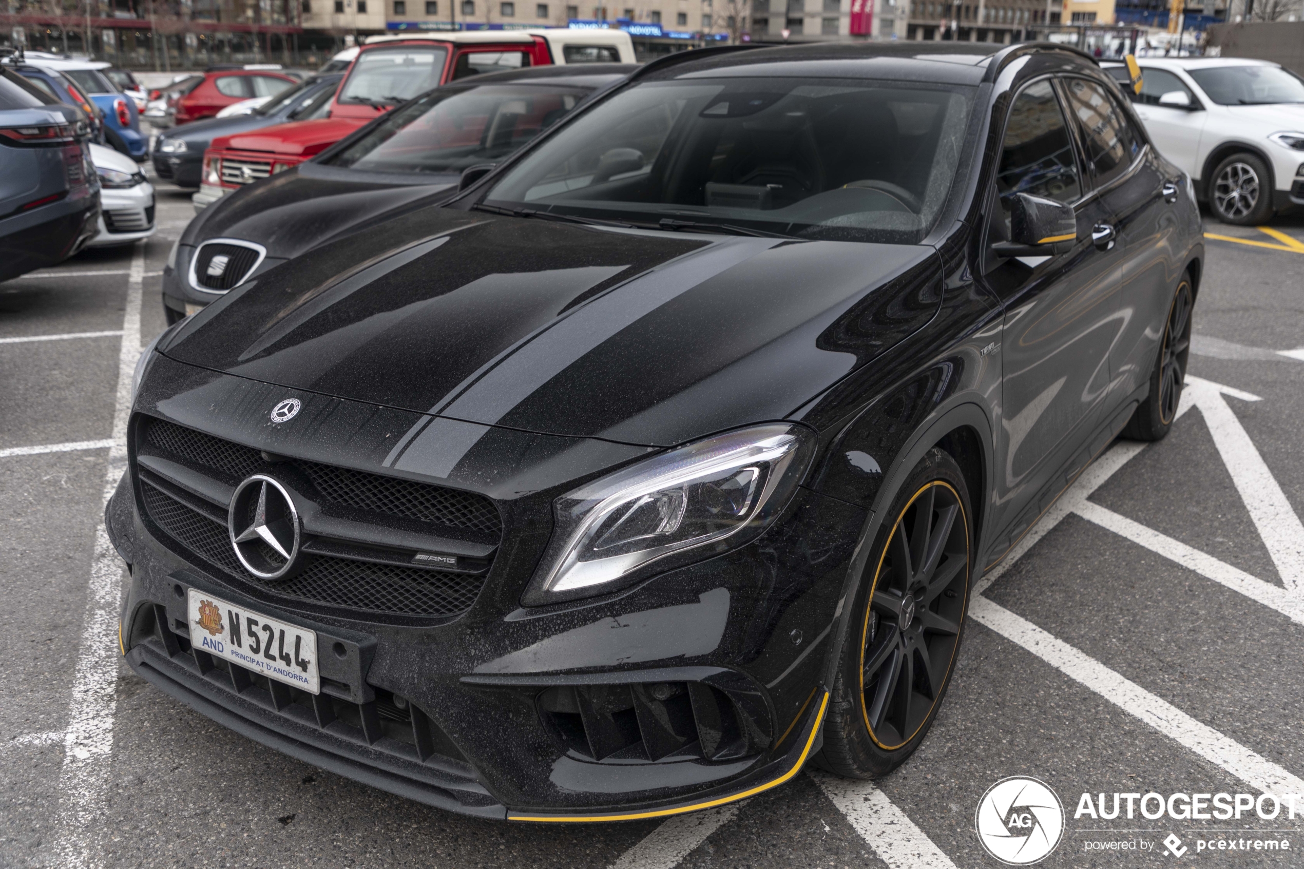 Mercedes-AMG GLA 45 X156 Yellow Night Edition