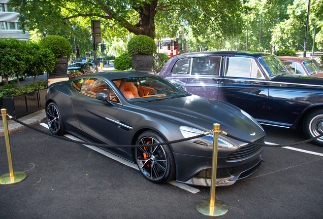 Aston Martin Vanquish 2013