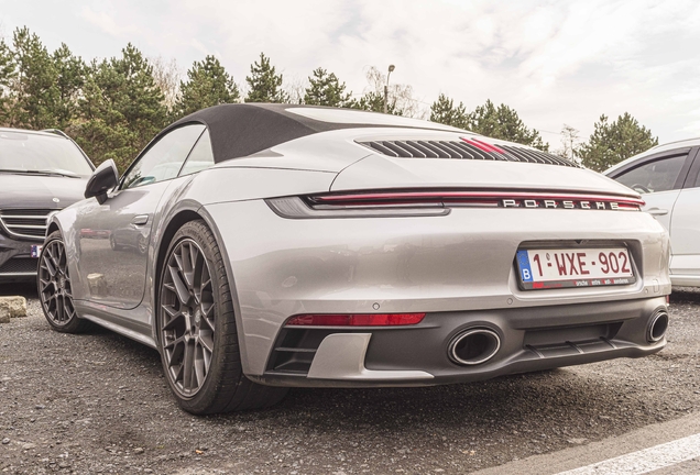 Porsche 992 Carrera 4S Cabriolet