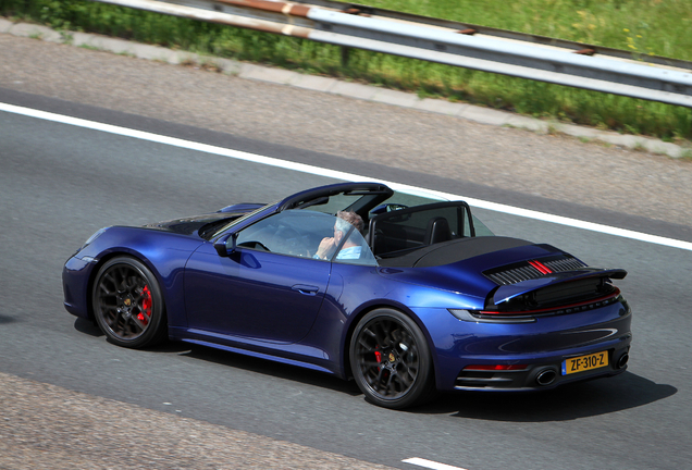 Porsche 992 Carrera 4S Cabriolet