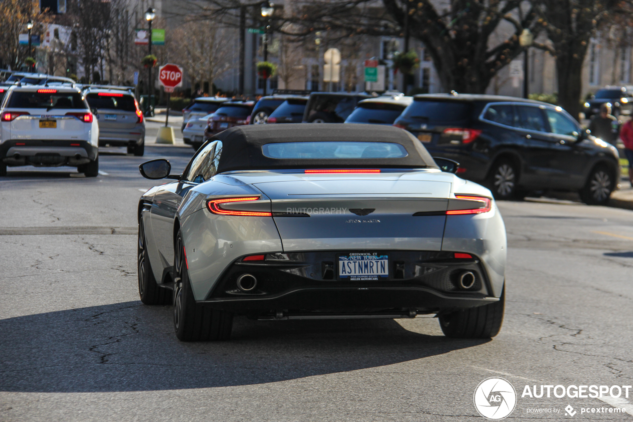 Aston Martin DB11 V8 Volante