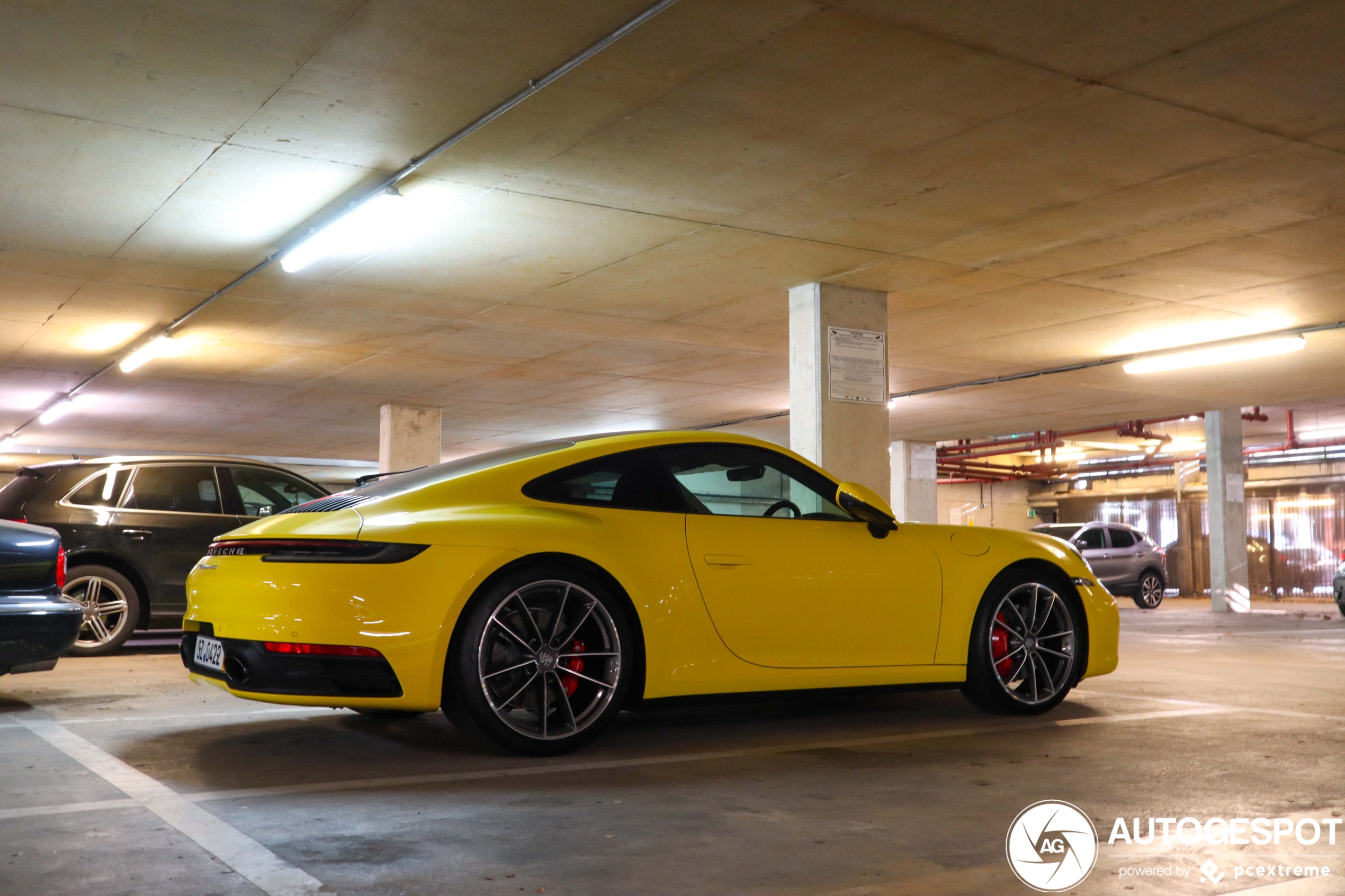 Porsche 992 Carrera 4S