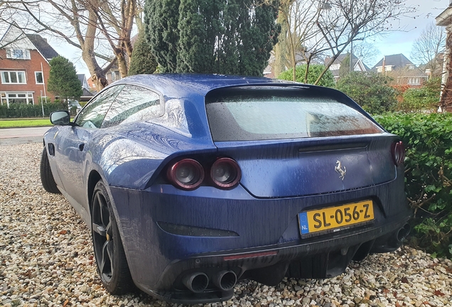 Ferrari GTC4Lusso T