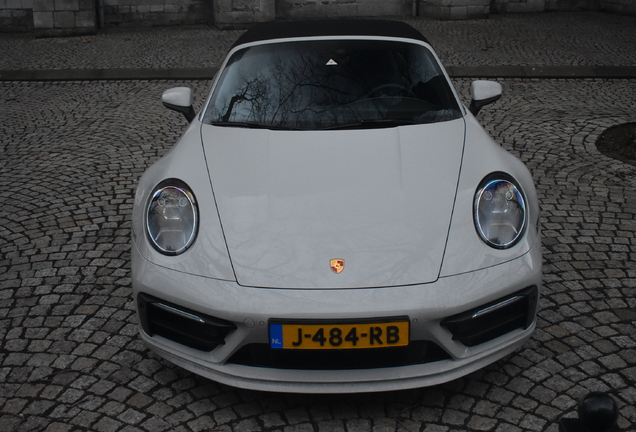 Porsche 992 Carrera 4S Cabriolet