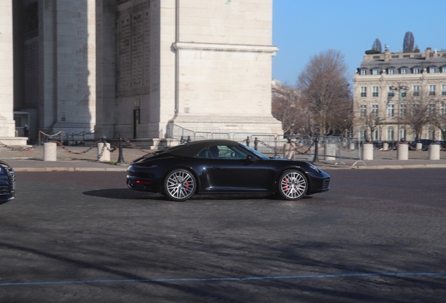 Porsche 992 Carrera 4S Cabriolet