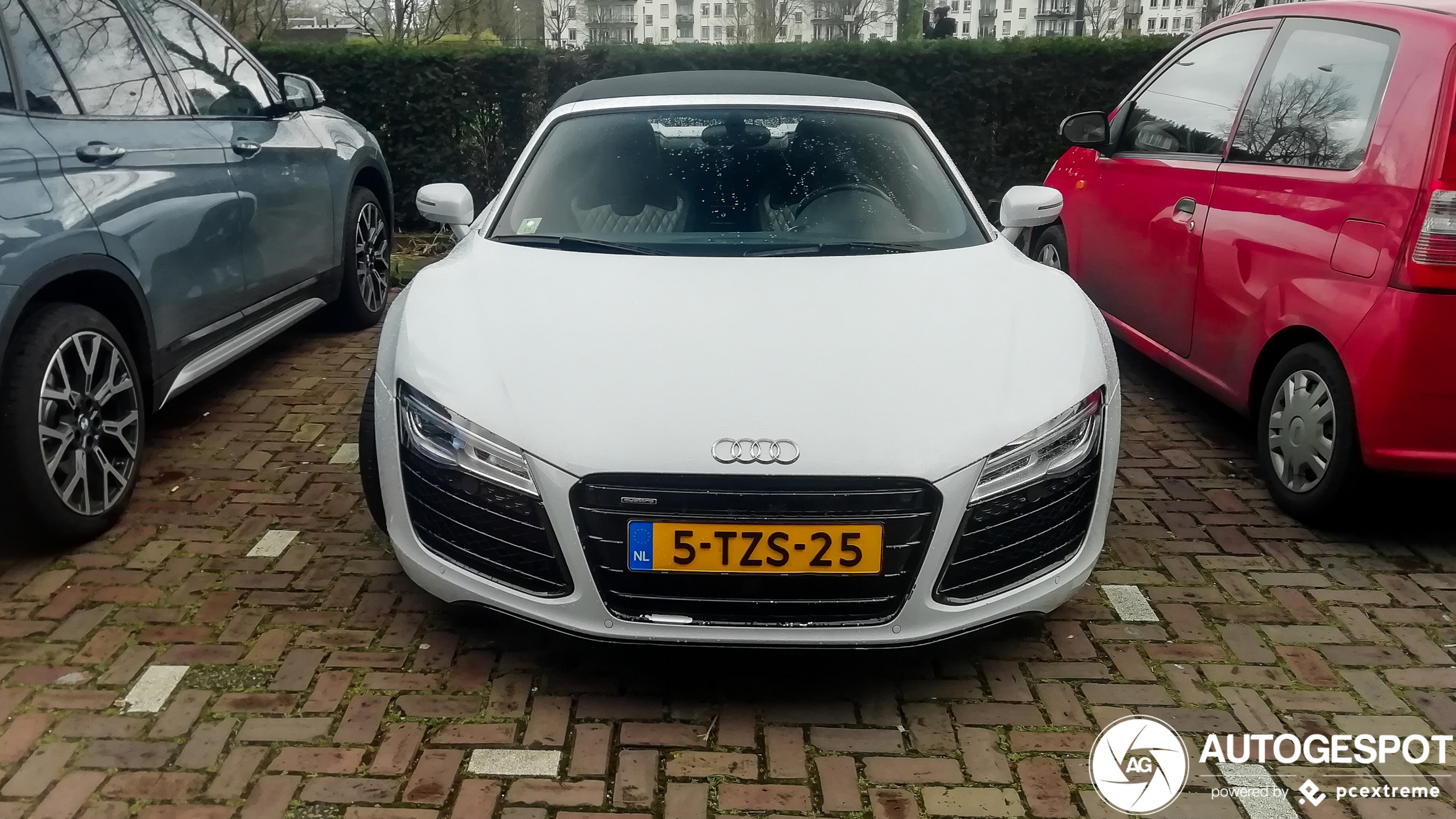 Audi R8 V10 Spyder 2013