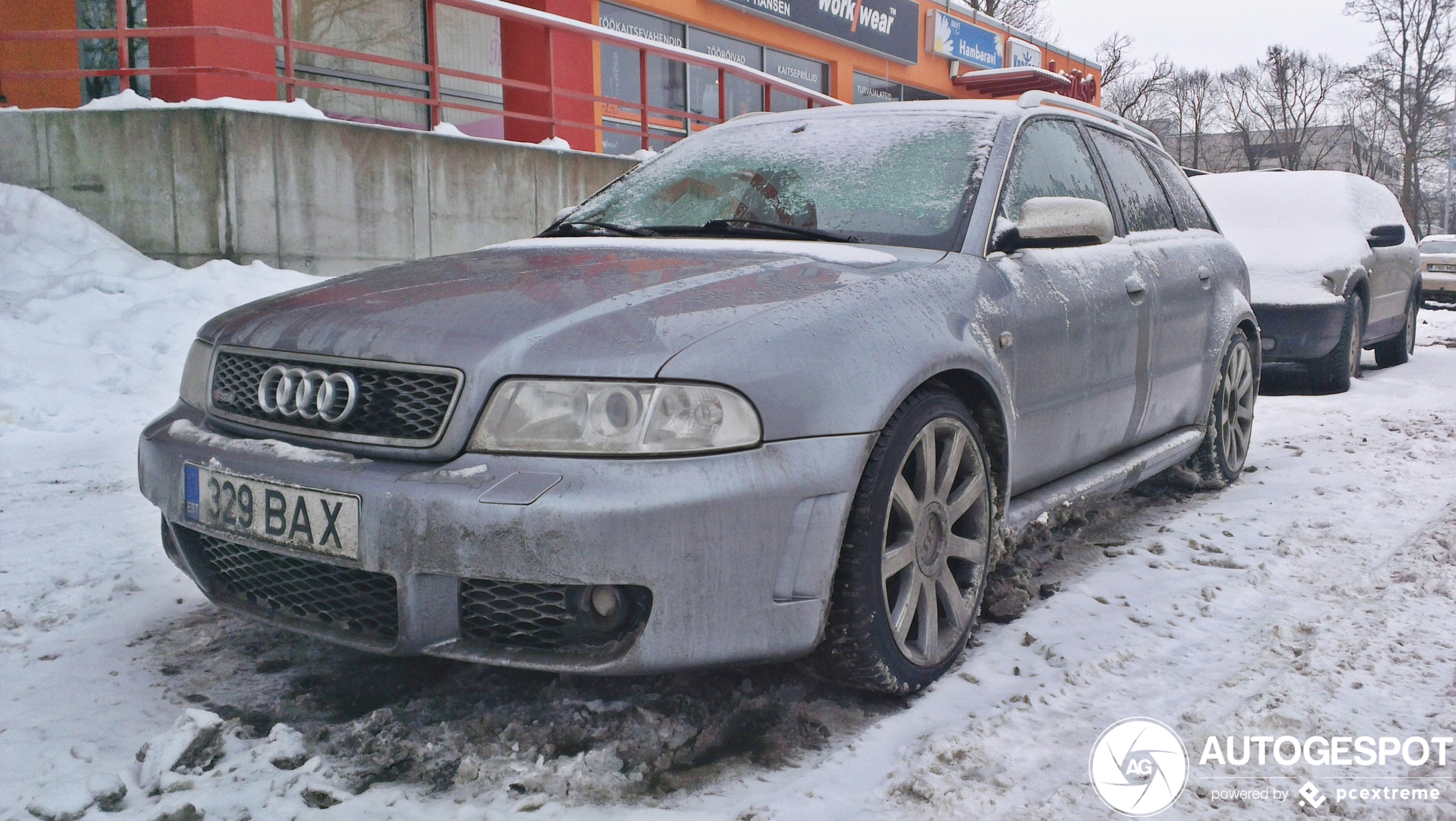 Audi RS4 Avant B5