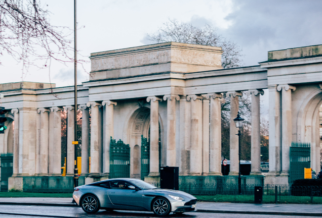 Aston Martin DB11