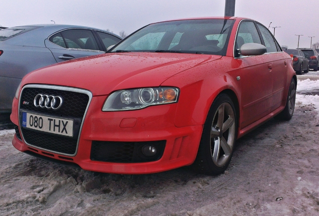 Audi RS4 Sedan