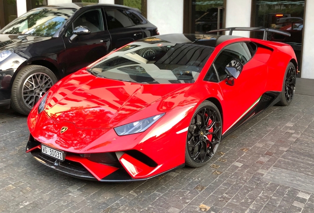 Lamborghini Huracán LP640-4 Performante