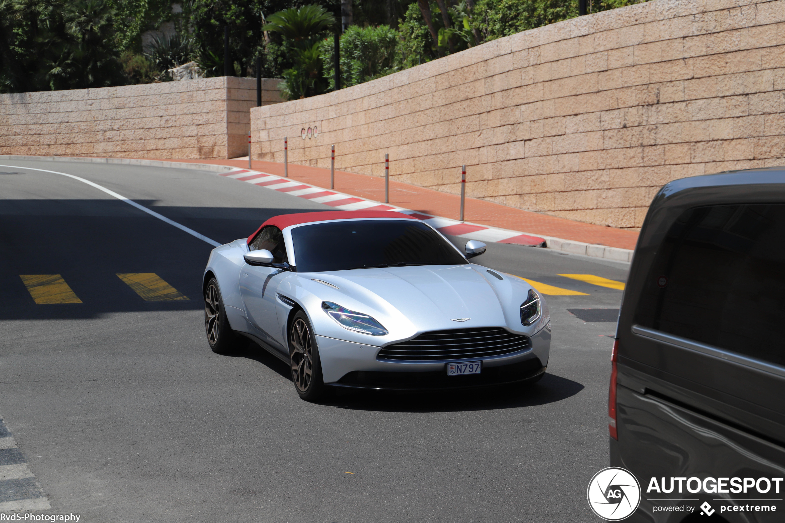 Aston Martin DB11 V8 Volante