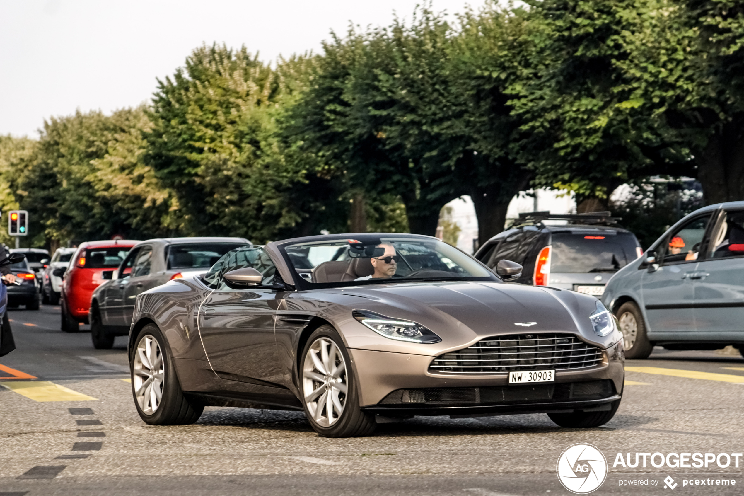 Aston Martin DB11 V8 Volante