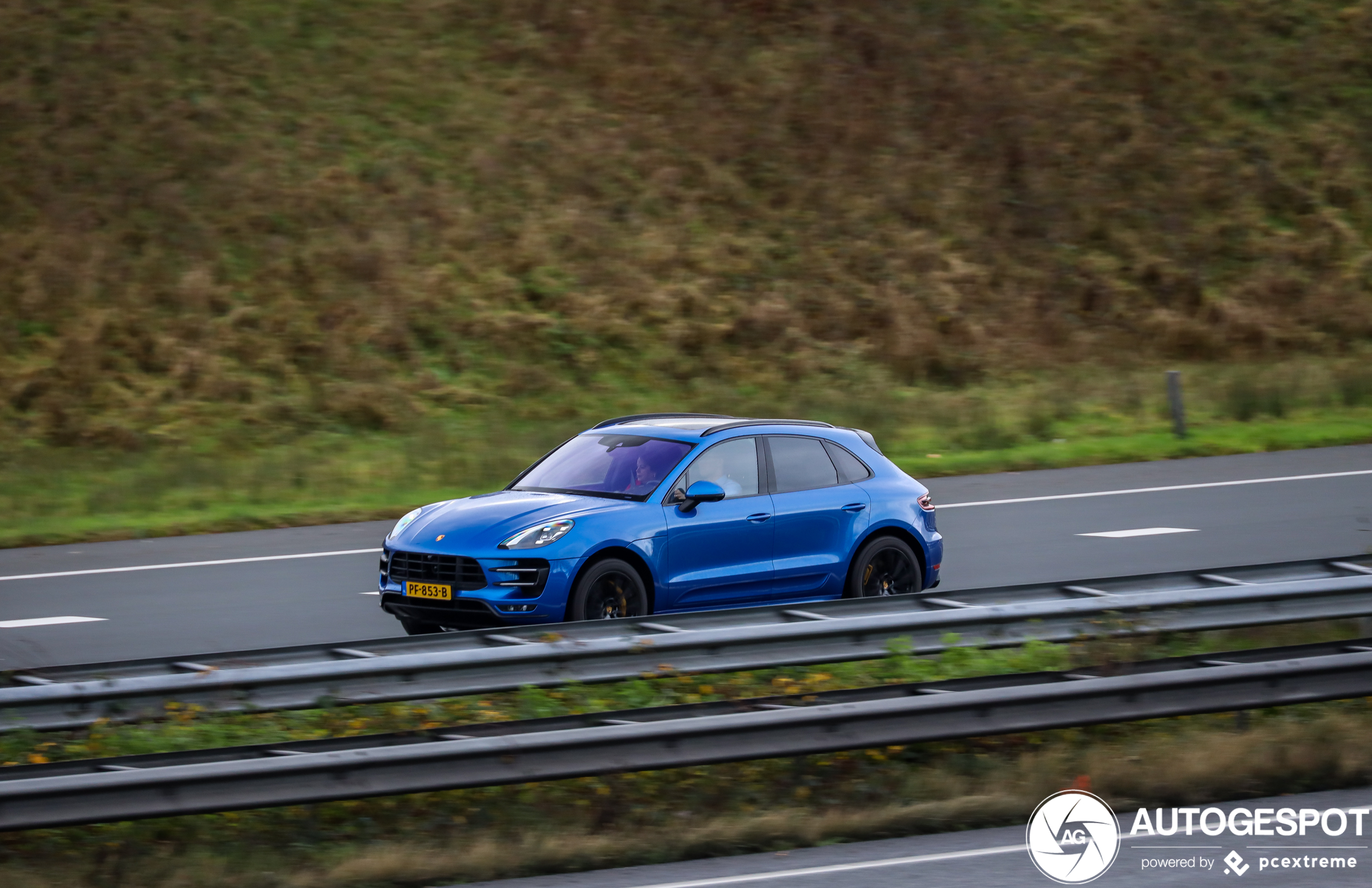 Porsche 95B Macan Turbo