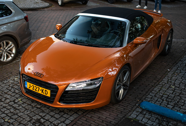 Audi R8 V8 Spyder 2013