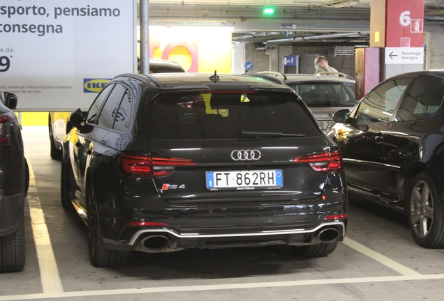 Audi RS4 Avant B9