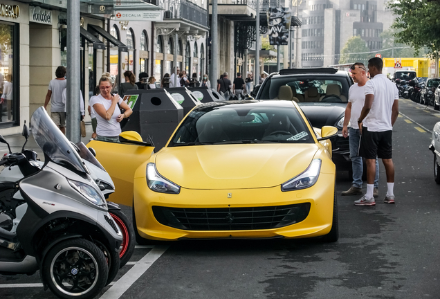 Ferrari GTC4Lusso T