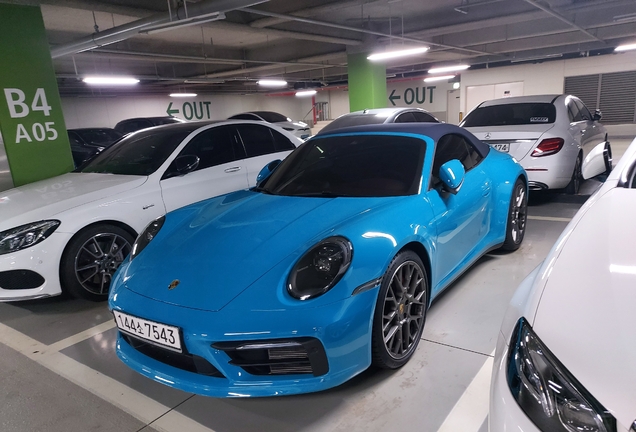 Porsche 992 Carrera 4S Cabriolet