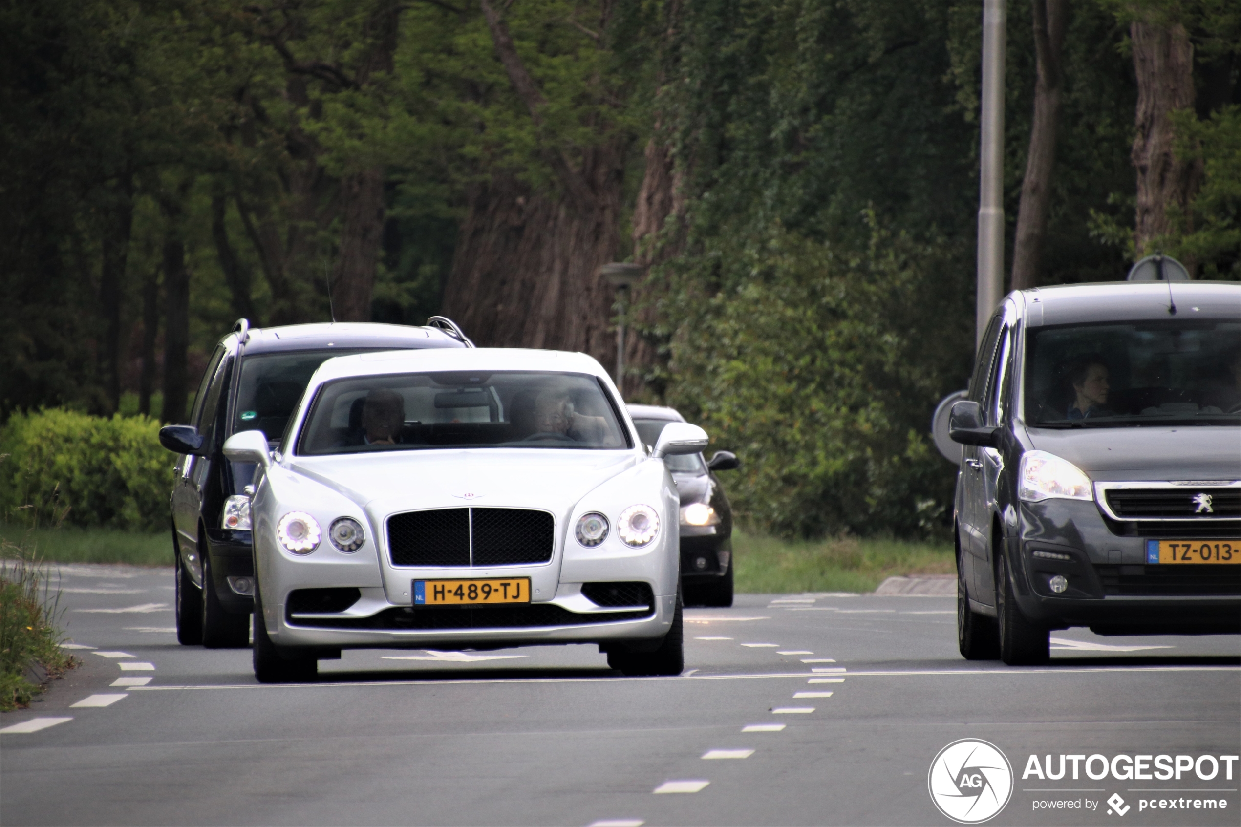 Bentley Flying Spur V8 S