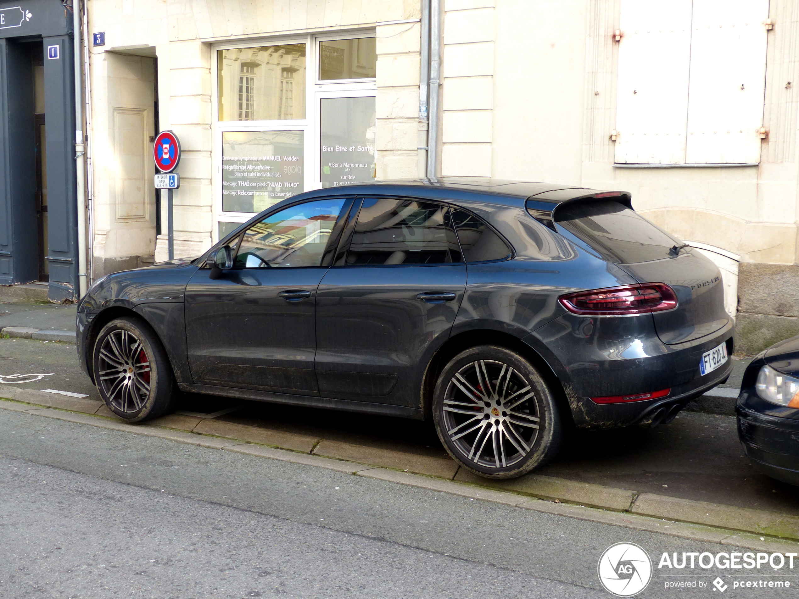 Porsche 95B Macan GTS