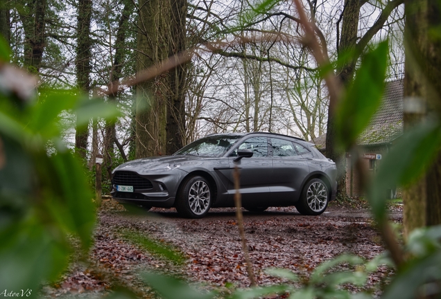 Aston Martin DBX