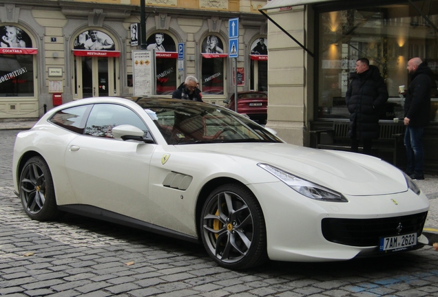 Ferrari GTC4Lusso T