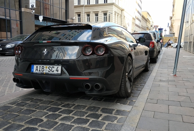 Ferrari GTC4Lusso T