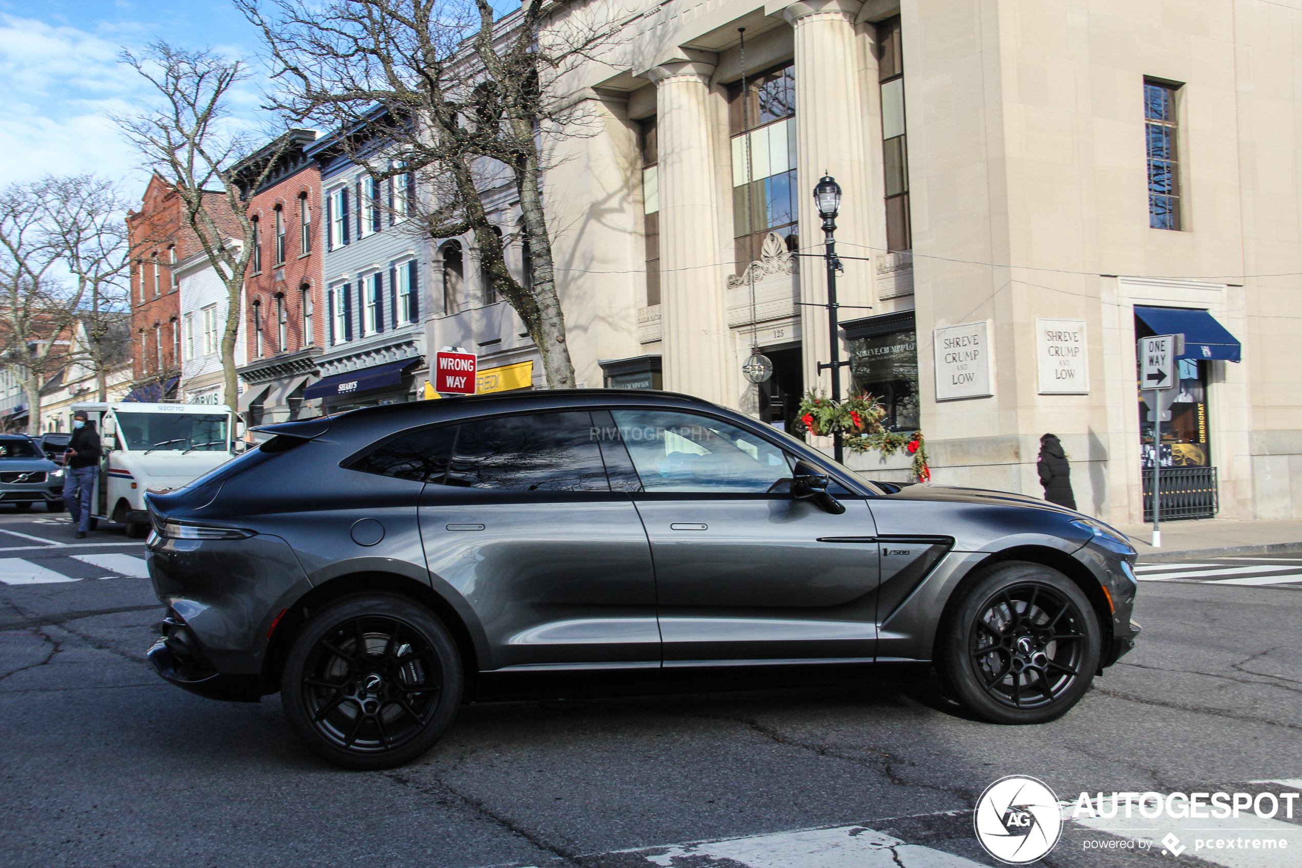 Aston Martin DBX