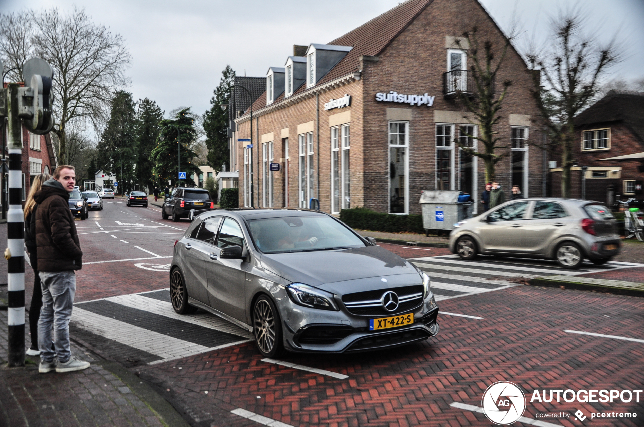 Mercedes-AMG A 45 W176 2015