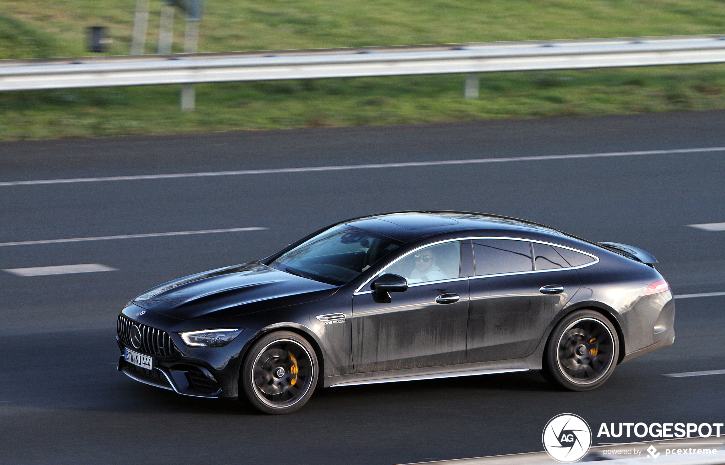 Mercedes-AMG GT 63 X290