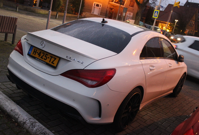 Mercedes-Benz CLA 45 AMG C117