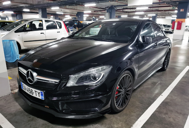 Mercedes-Benz CLA 45 AMG C117