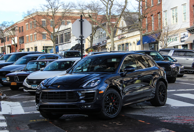 Porsche 95B Macan GTS