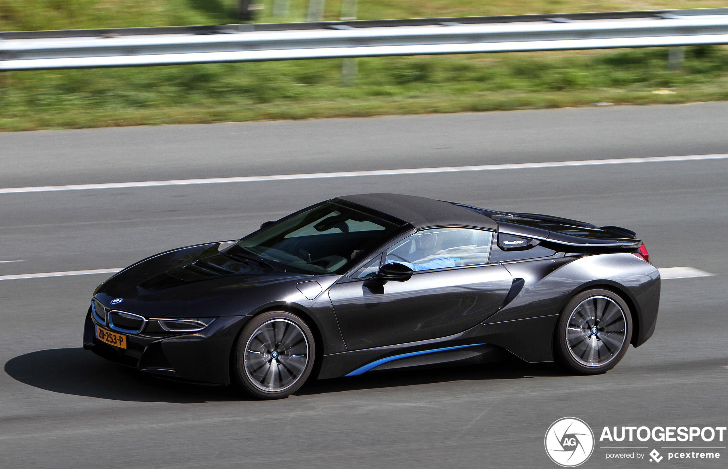 BMW i8 Roadster