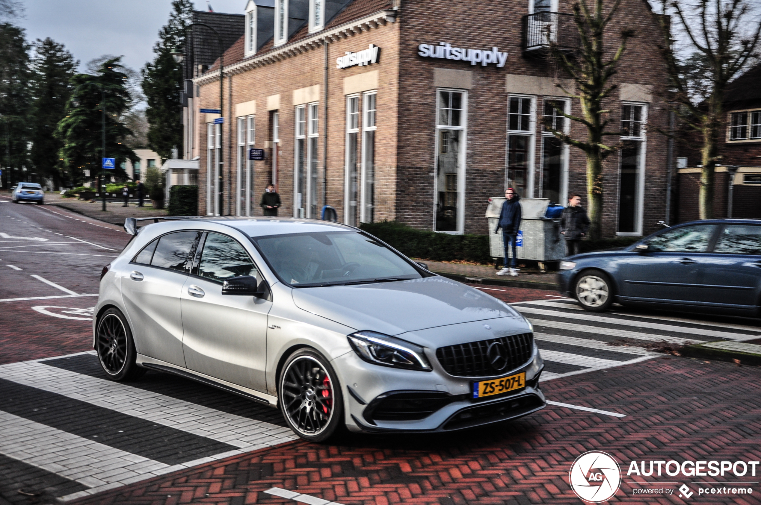 Mercedes-AMG A 45 W176 2015