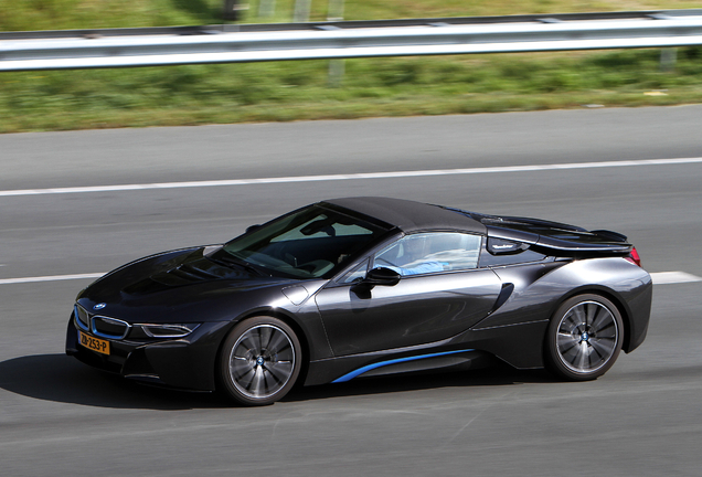 BMW i8 Roadster