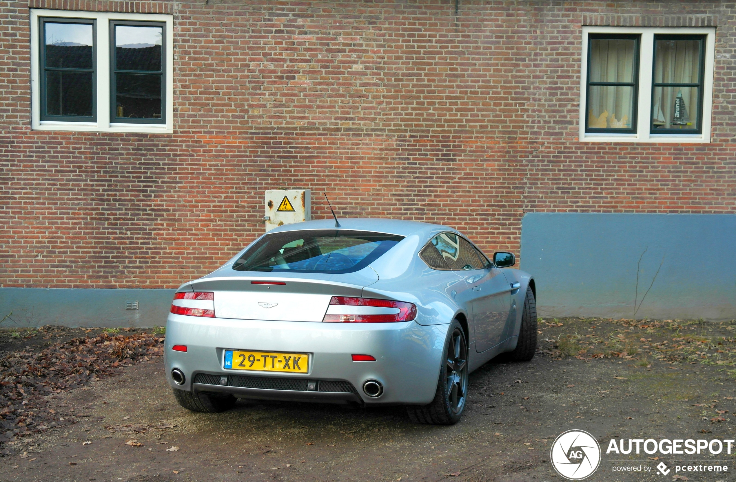 Aston Martin V8 Vantage