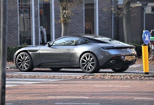 Aston Martin DB11 V8