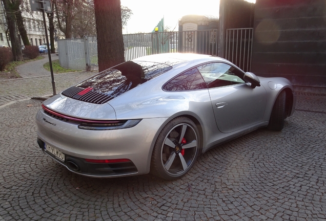 Porsche 992 Carrera 4S