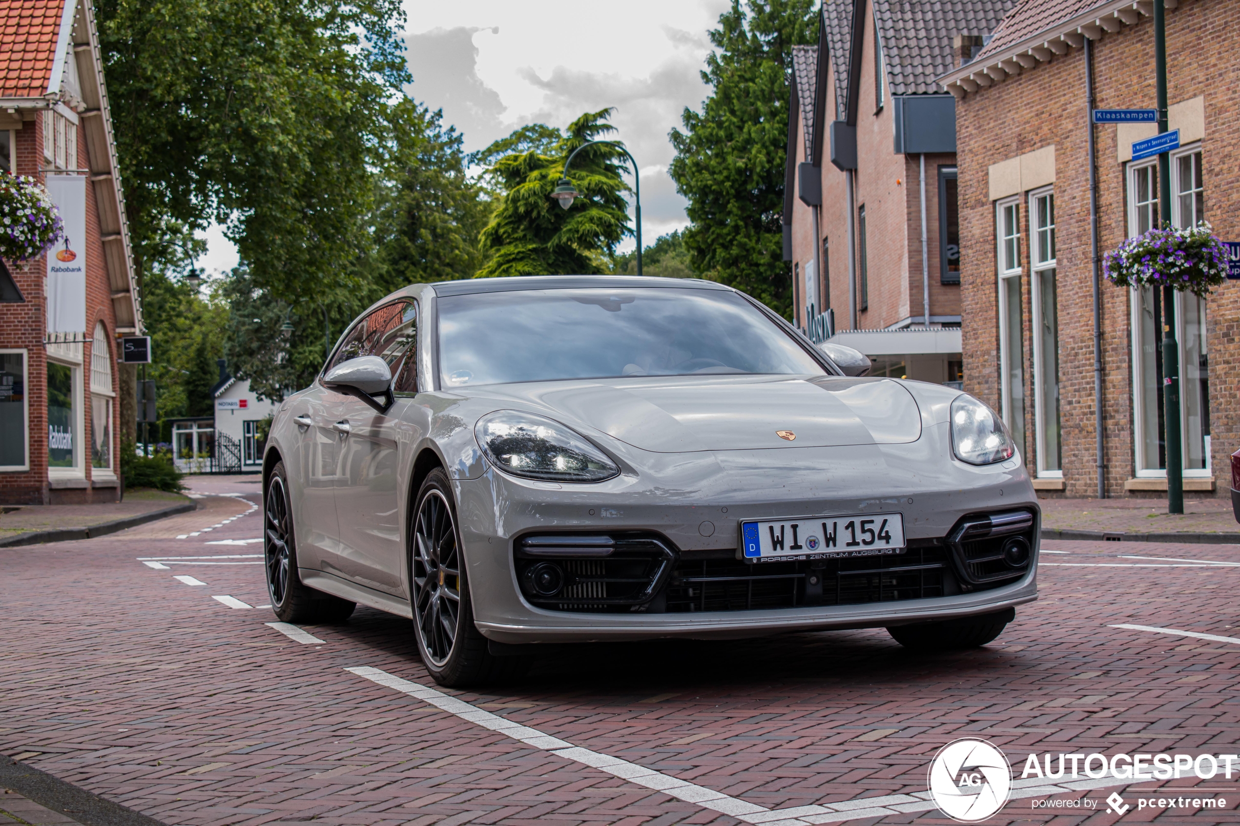 Porsche 971 Panamera Turbo Sport Turismo